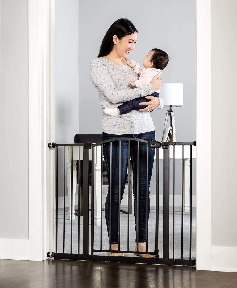 REGALO WALK THRU BABY GATE
