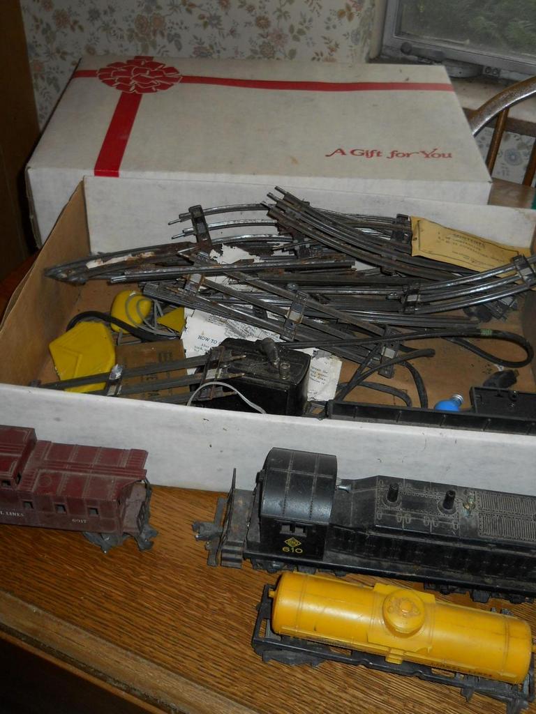 Auction Ohio Lionel train and tracksold