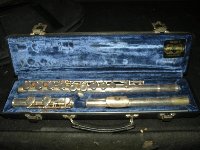 Auction Ohio Gemeinhardt Flute 2SP / Case