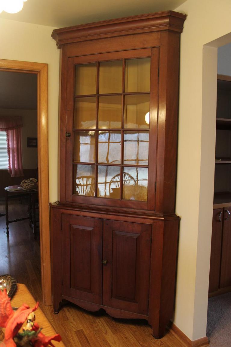 Antique on sale corner hutch