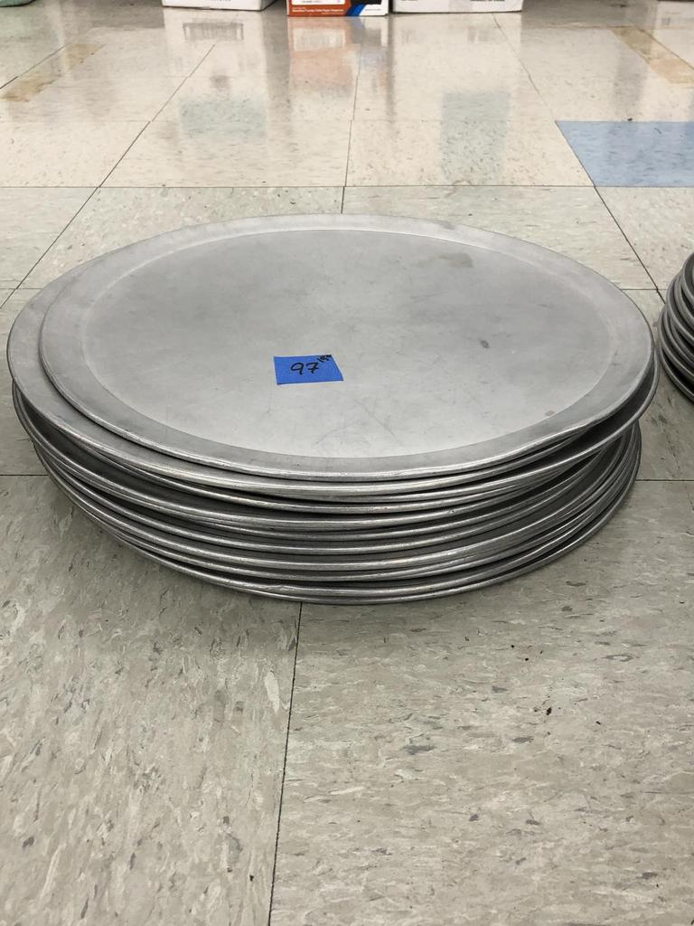 Auction Ohio Pizza Pans