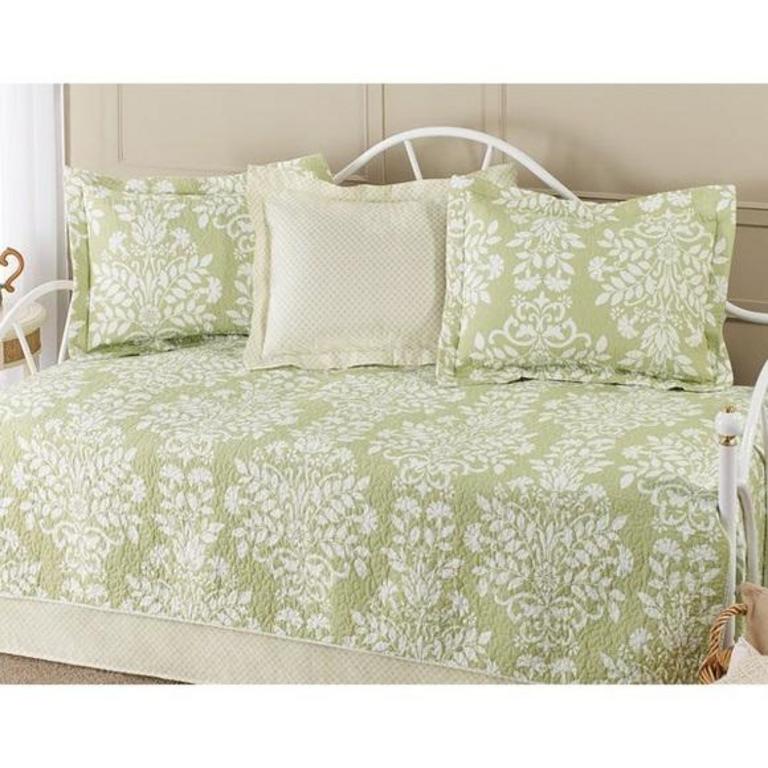 TWIN/DAYBED QUILT 