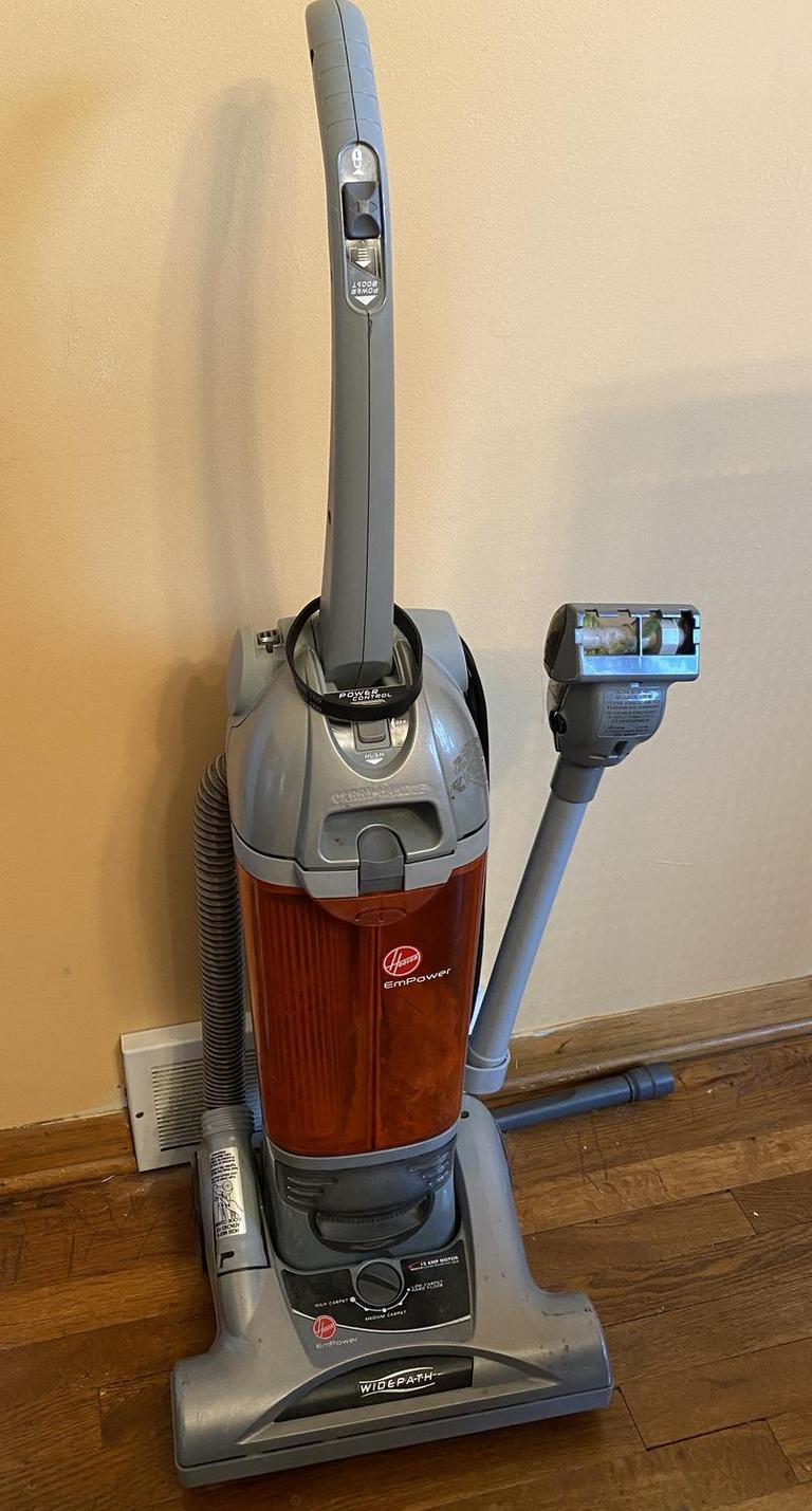 Auction Ohio Hoover Vacuum