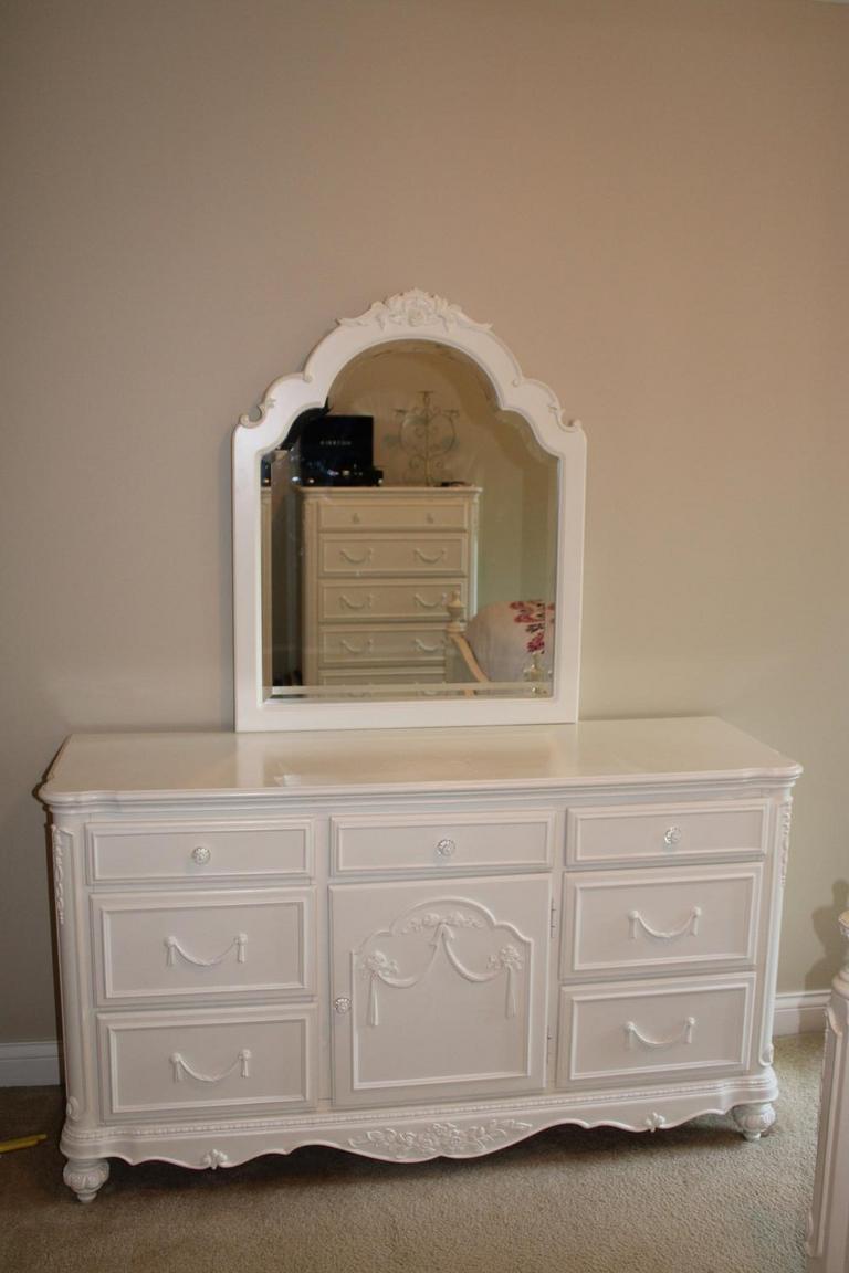 Havertys white deals dresser