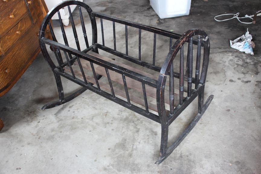 Auction Ohio Antique Baby Cradle