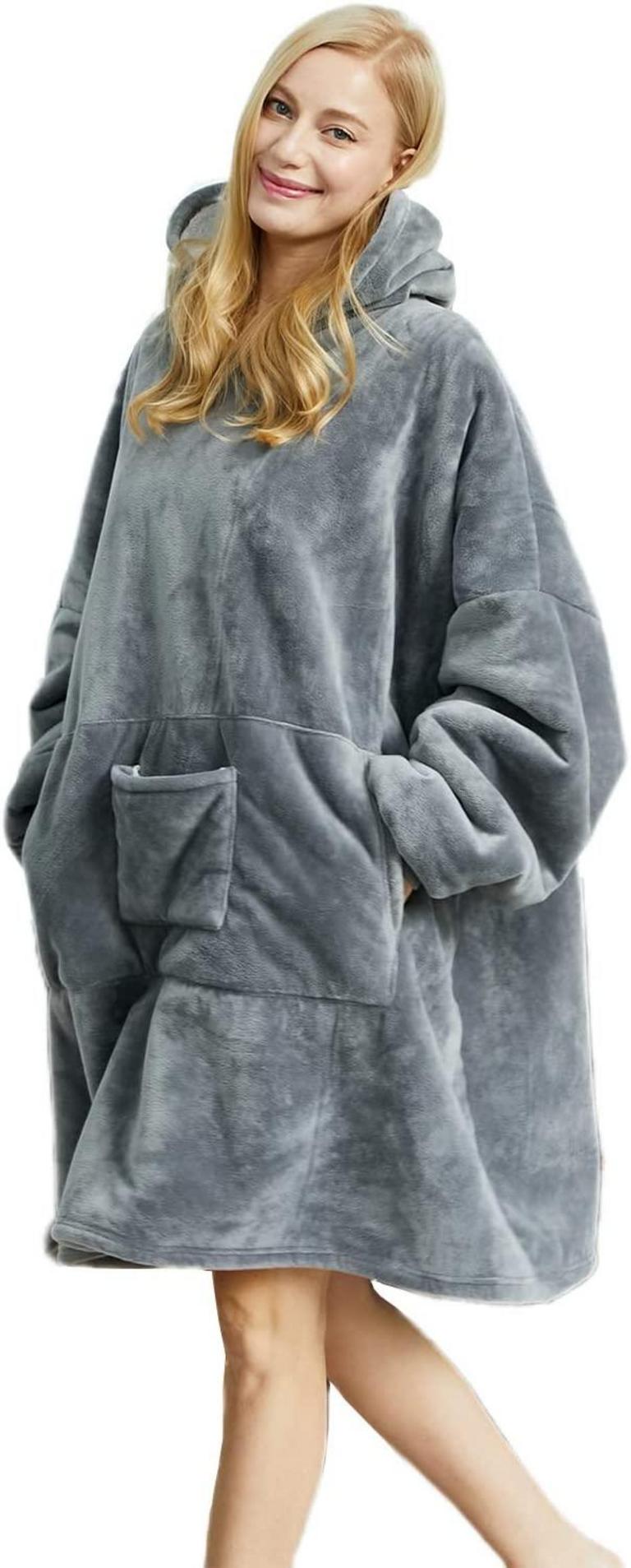 OVERSIZED BLANKET HOODIE