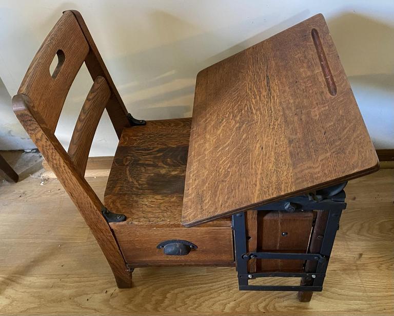 Auction Ohio | Vintage School Desk