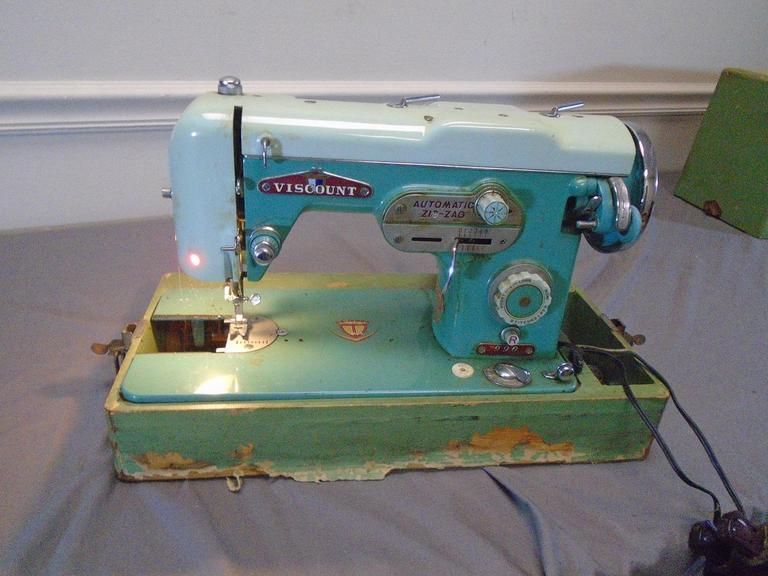 Auction Ohio Viscount Sewing Machine 990