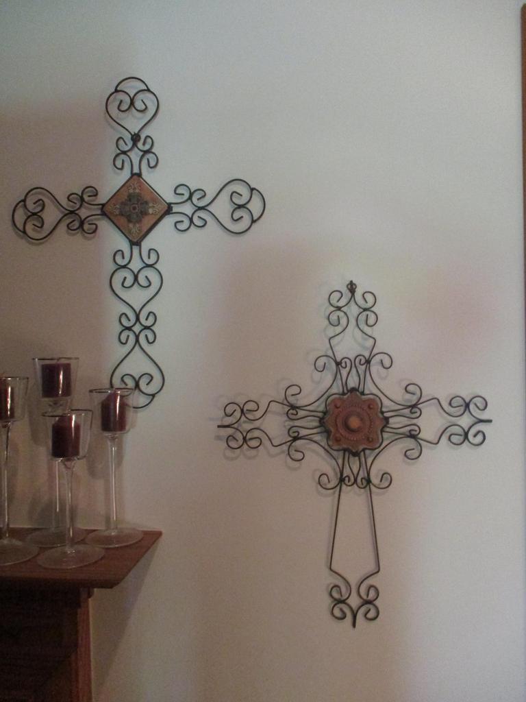 Auction Ohio Wall Cross Décor
