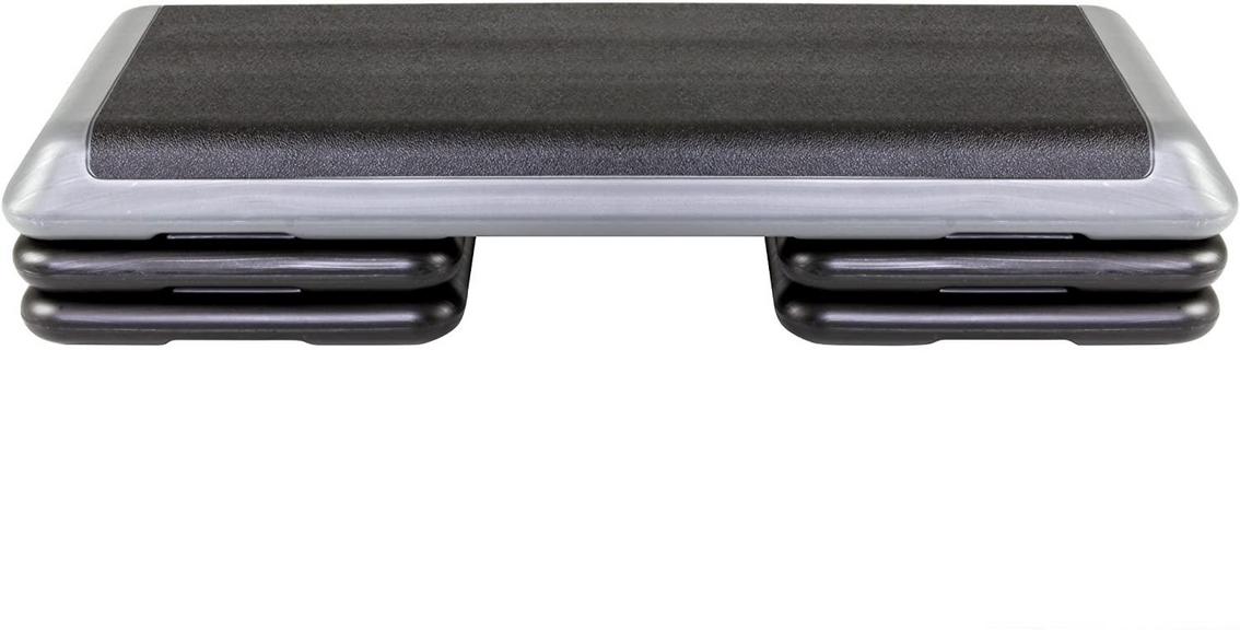 THE STEP AEROBIC PLATFORM