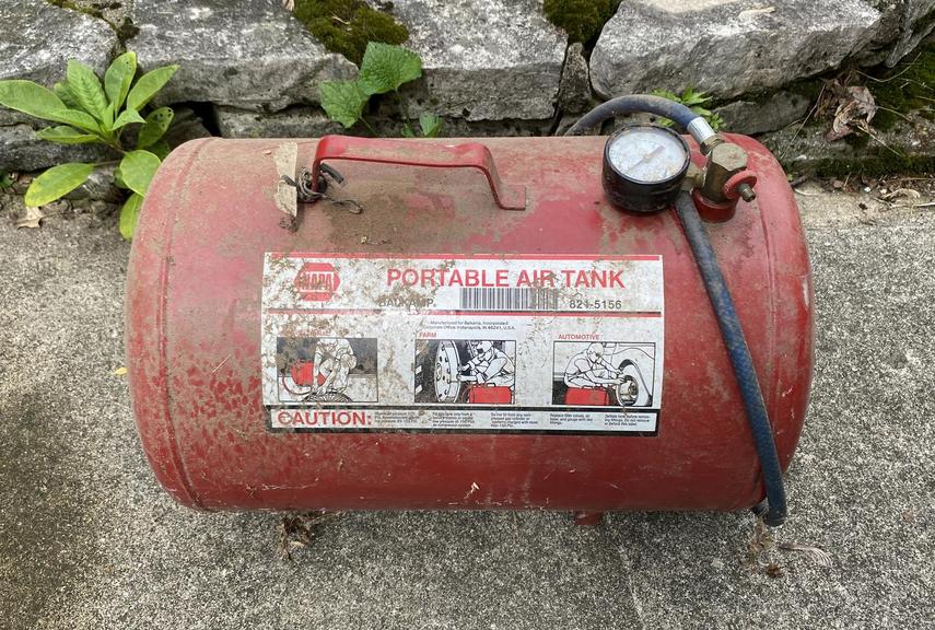 Auction Ohio NAPA Portable Air Tank