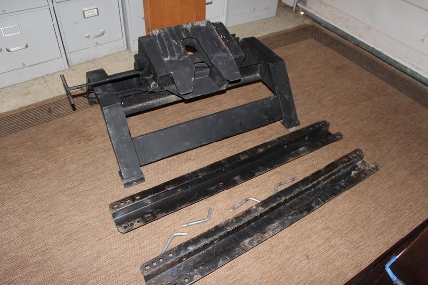 Auction Ohio Fifth Wheel Hitch