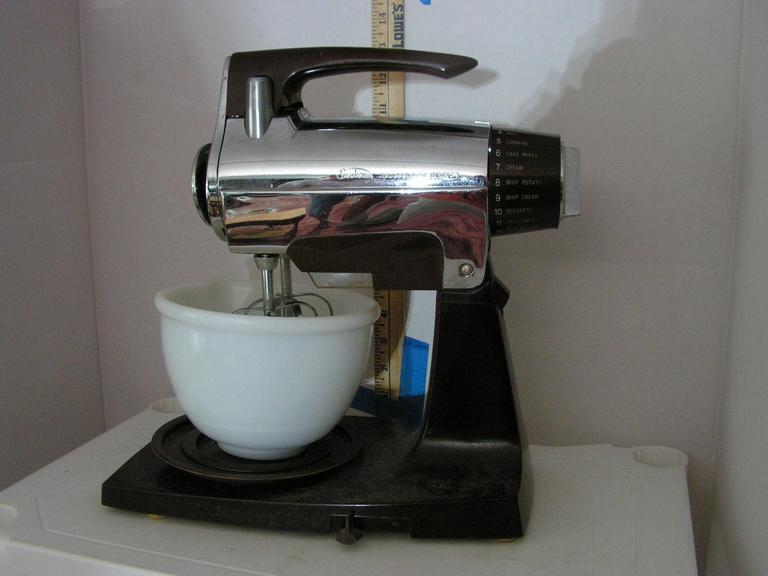 Auction Ohio Vintage Sunbeam Mixmaster