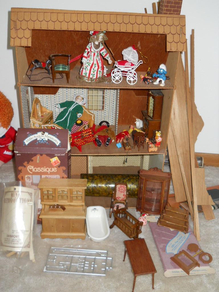 Auction Ohio Vintage doll house