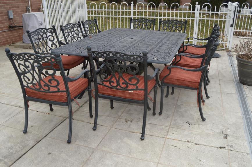Auction Ohio High end outdoor furniture