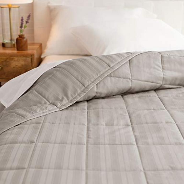 WELHOME KING SIZE QUILT