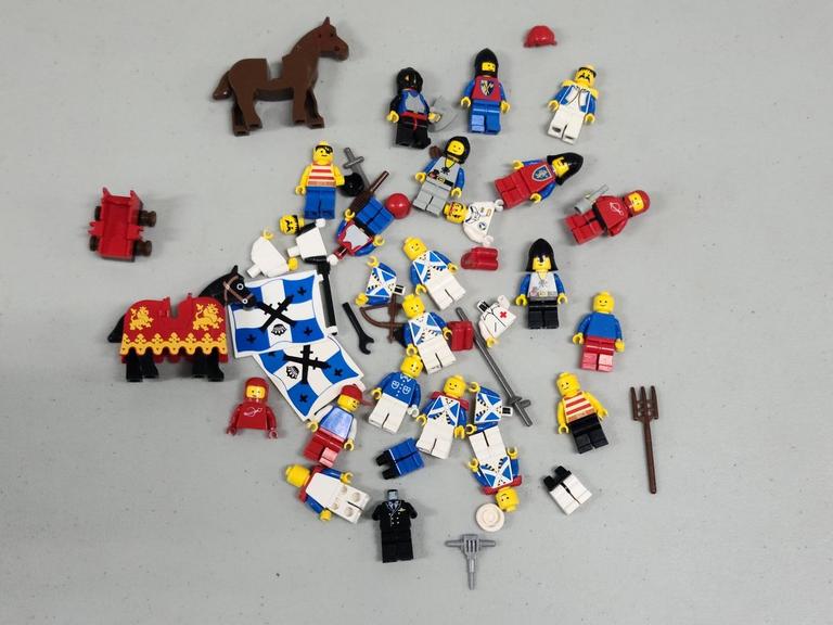 Lego knights online vintage