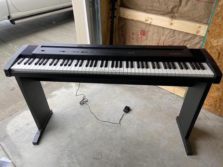 Auction Ohio | Roland EP 9 Digital Piano