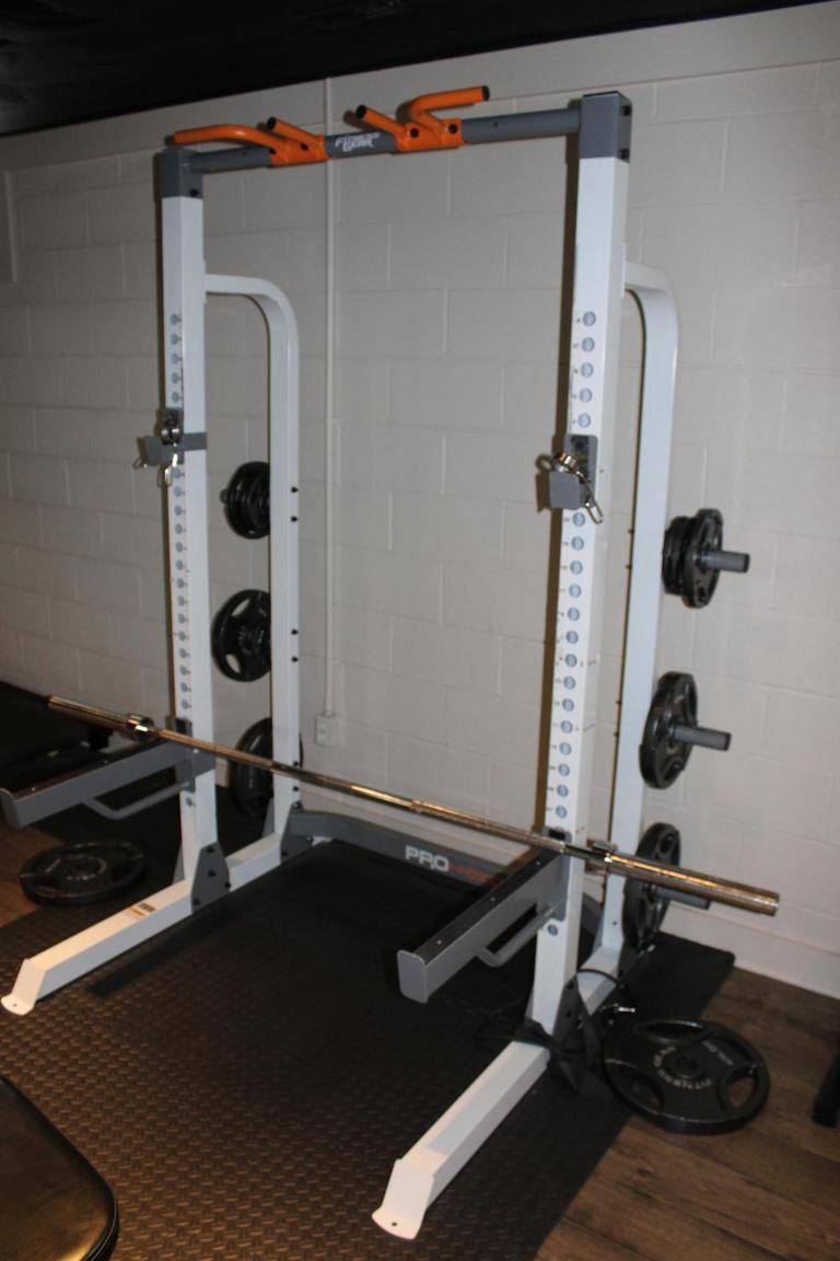 Auction Ohio Pro HR 500 Weight Set Rack