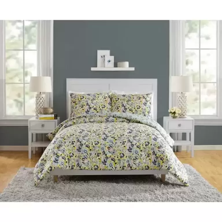 REVERSIBLE COMFORTER SET