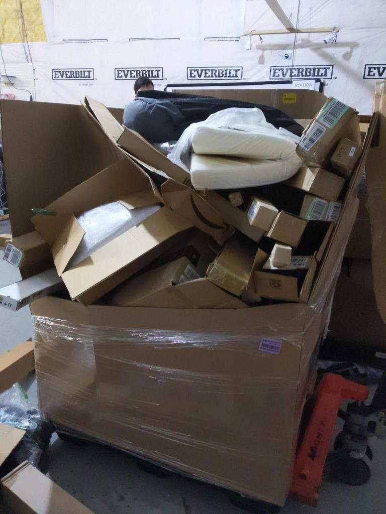 BULK LOT OF HOME GOODS