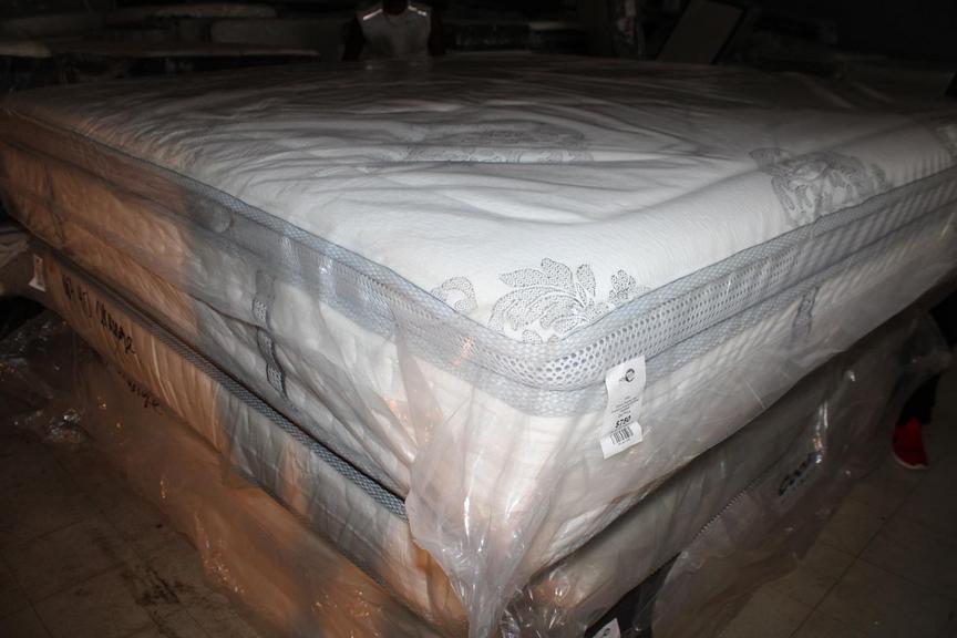 Auction Ohio Classic Brands Cali King