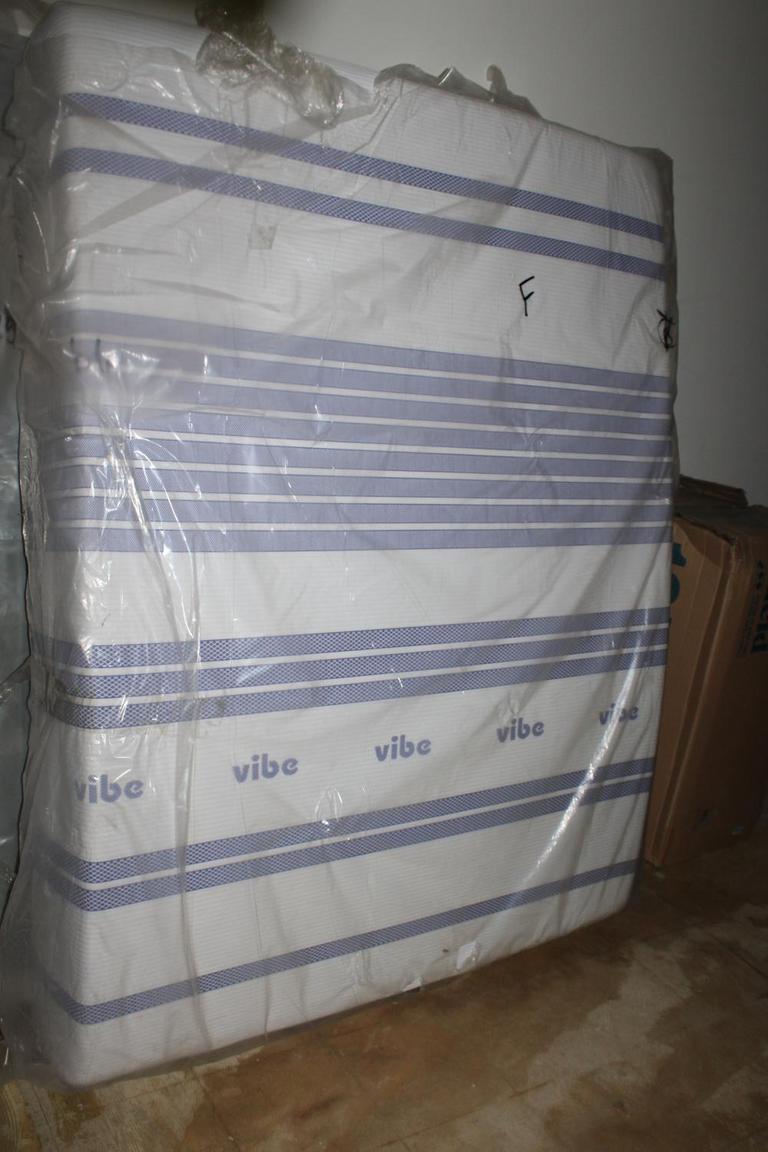 Auction Ohio Vibe Full Mattress