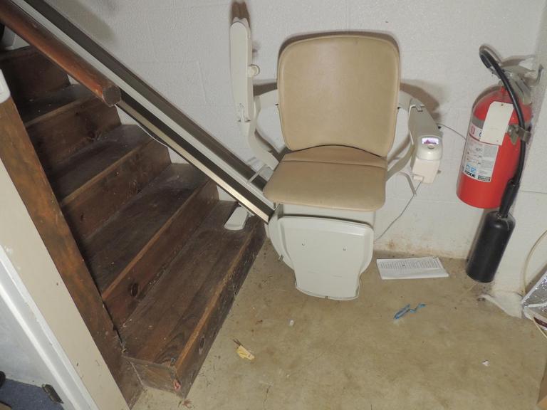 Auction Ohio | Chair lift