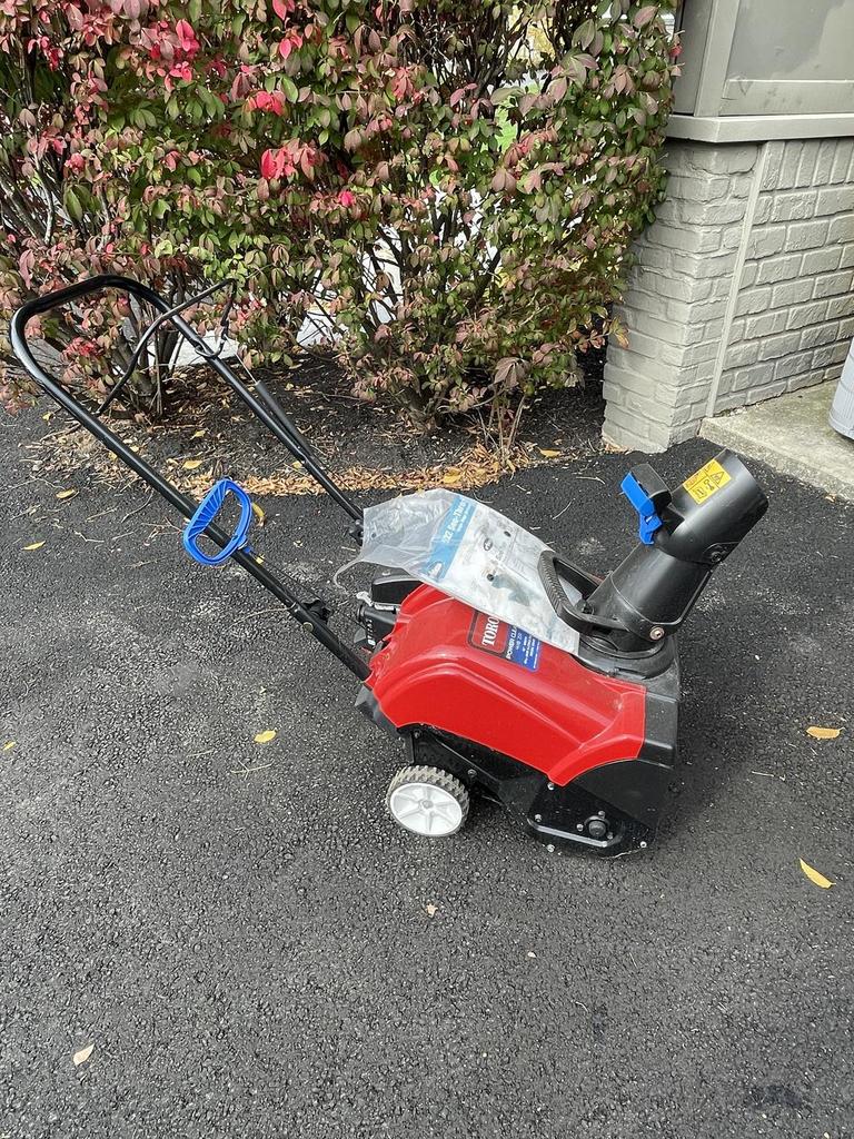 Auction Ohio Toro Snow thrower