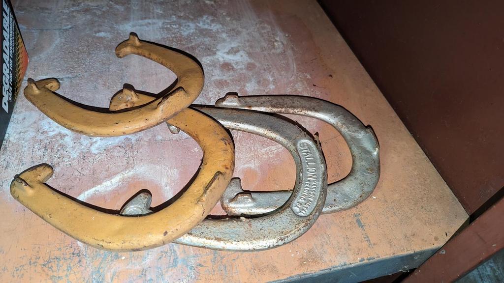 Auction Ohio Vintage horseshoes