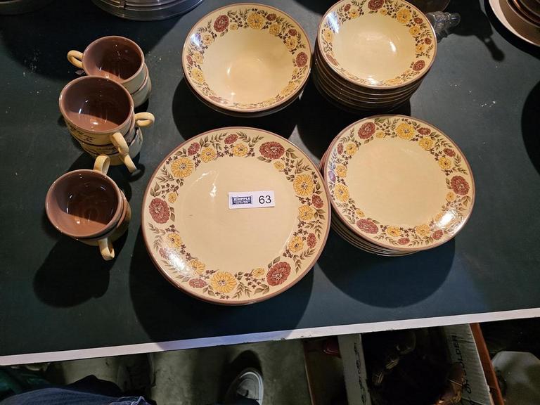 Auction Ohio Ceramic Dinnerware