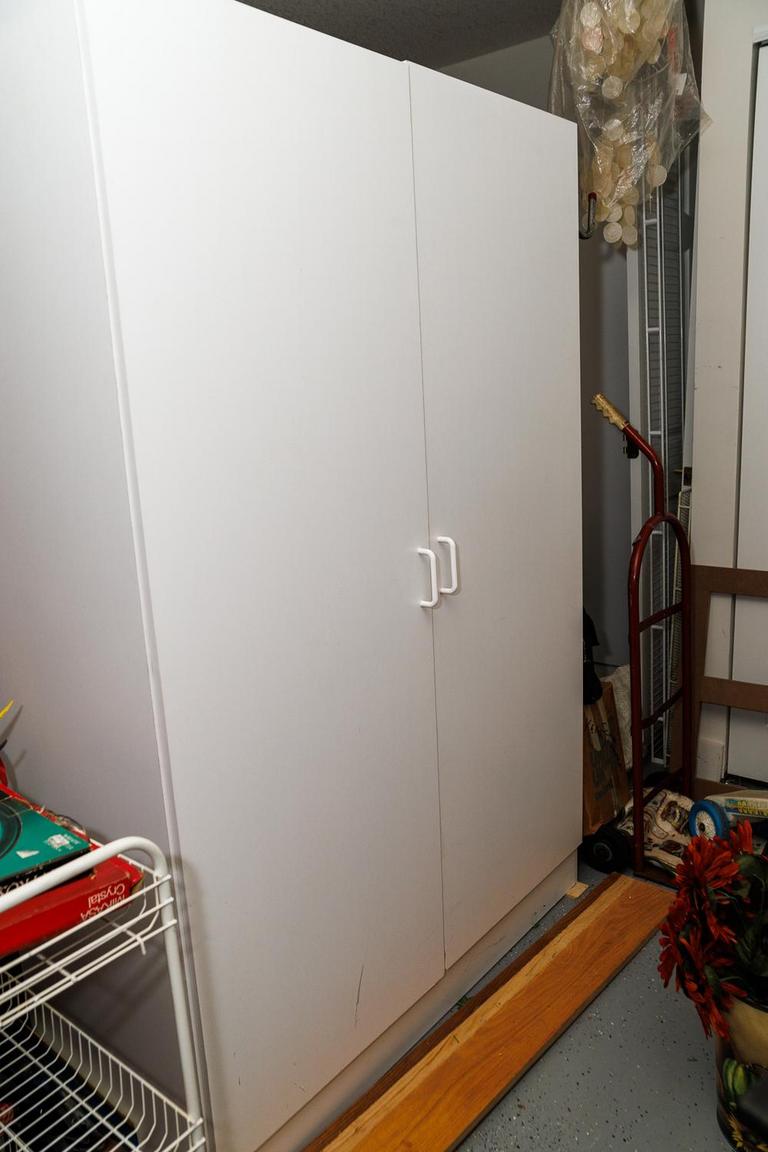 Auction Ohio White Storage 7