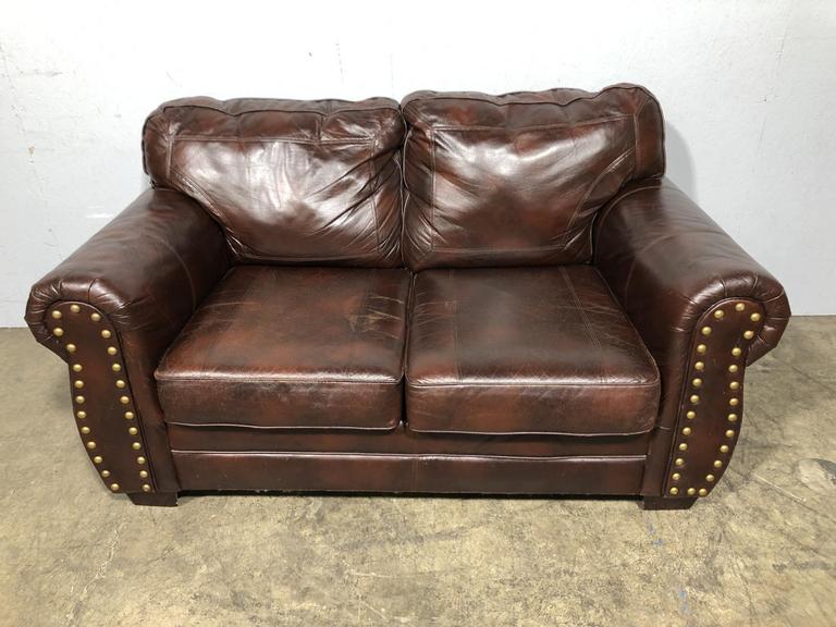 Auction Ohio Leather Loveseat