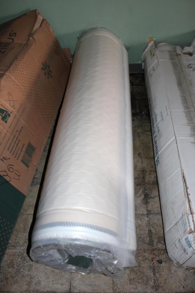 Auction Ohio Zinus King Mattress