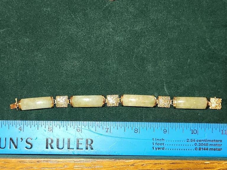 Auction Ohio 14k Gold Jade Bracelet