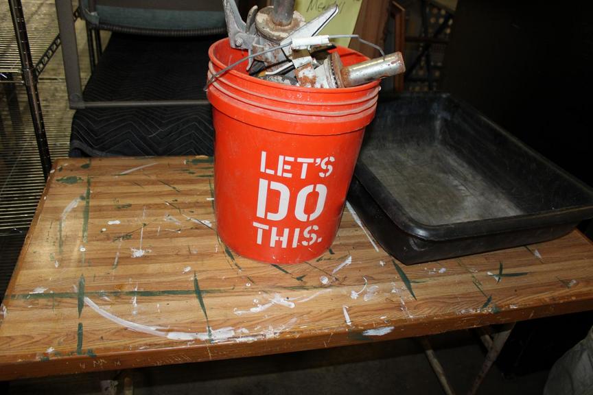 Auction Ohio Table, Wheels & Tote