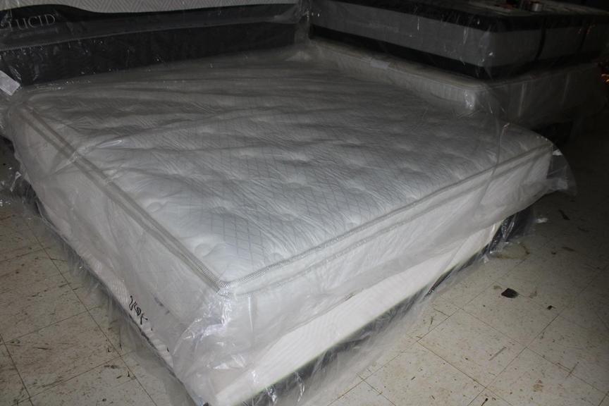 Auction Ohio Zinus King Mattress