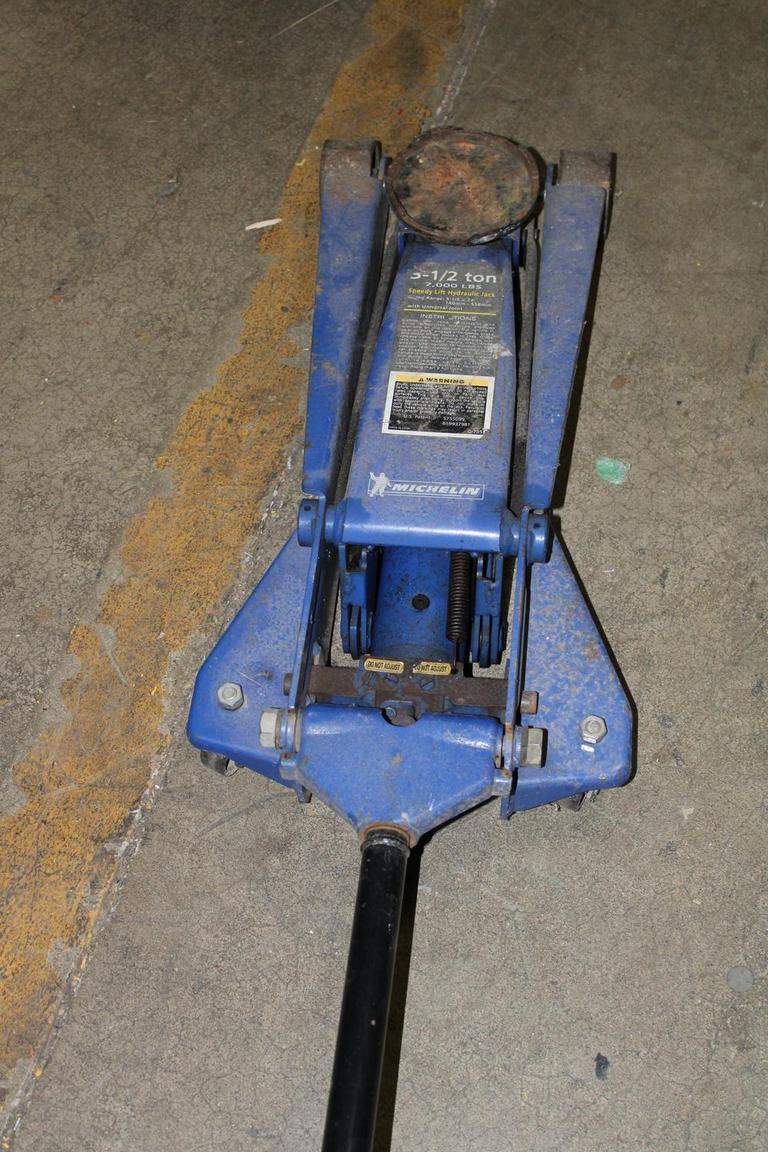 Auction Ohio Michelin Floor Jack
