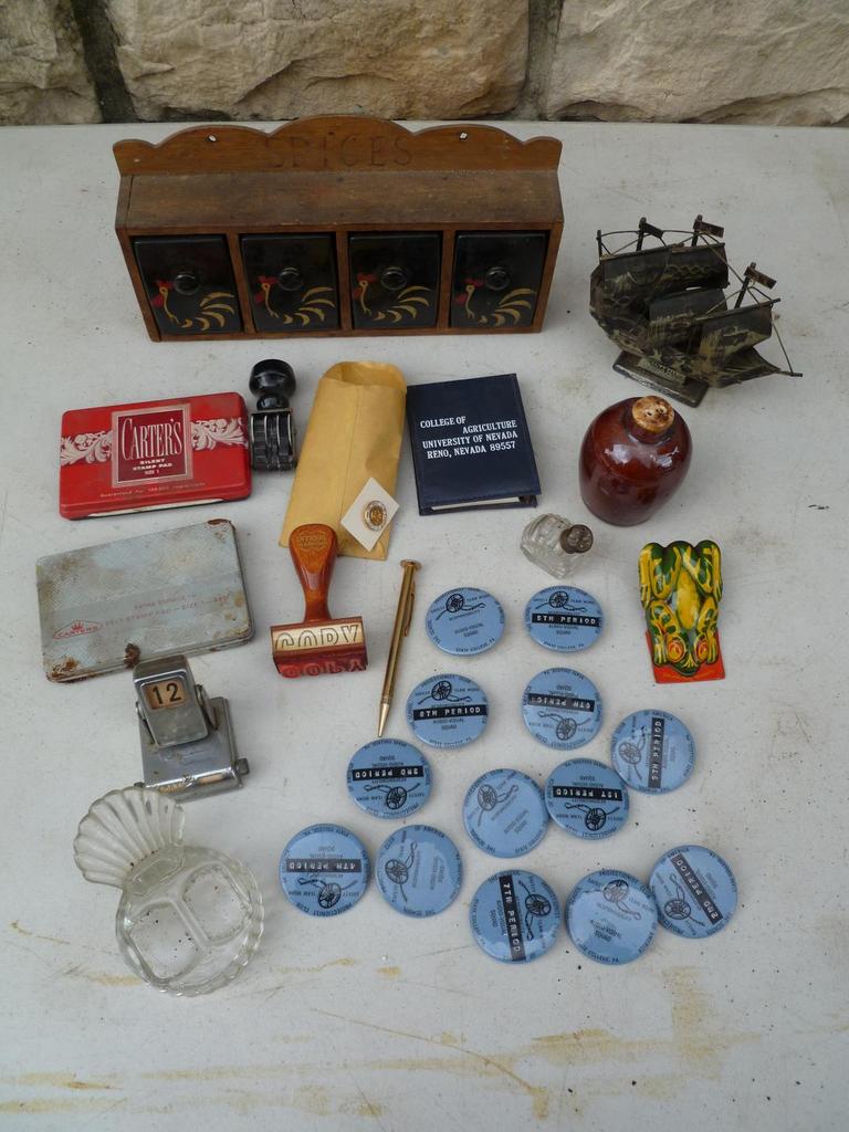 Auction Ohio Vintage Knick Knacks