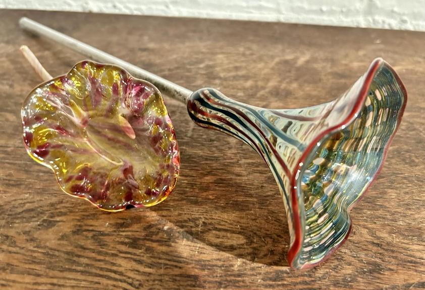Auction Ohio Blown Glass Flowers