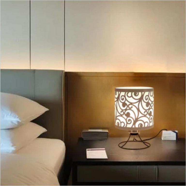 BEDSIDE TABLE LAMP