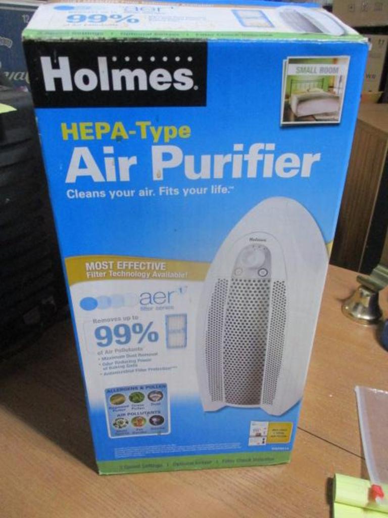 Auction Ohio Holmes HepaType Air Purifier