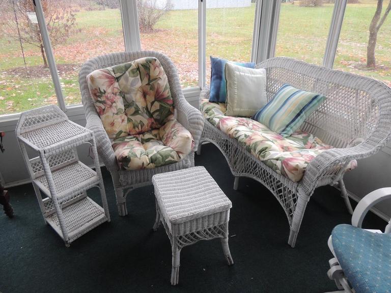 Auction Ohio Wicker Furniture
