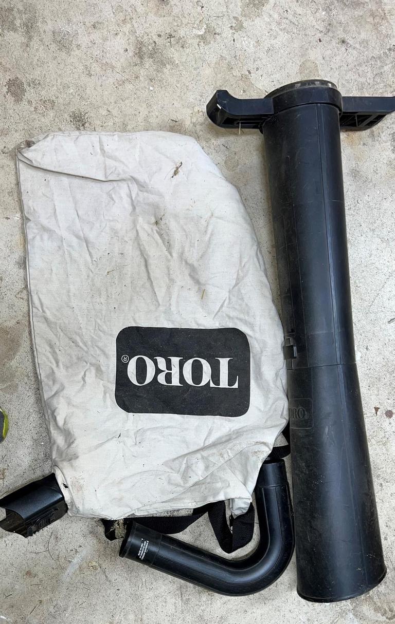 Auction Ohio Toro leaf blower parts