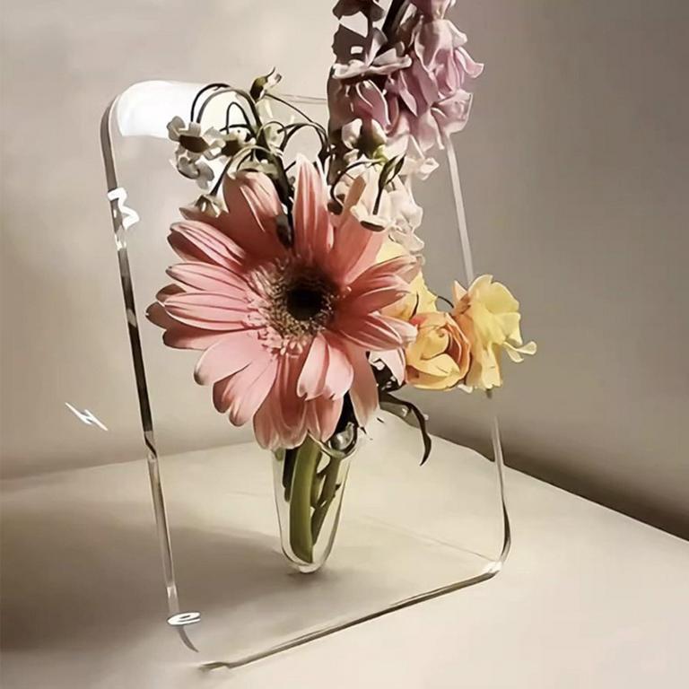 CLEAR ACRYLIC FLOWER VASE