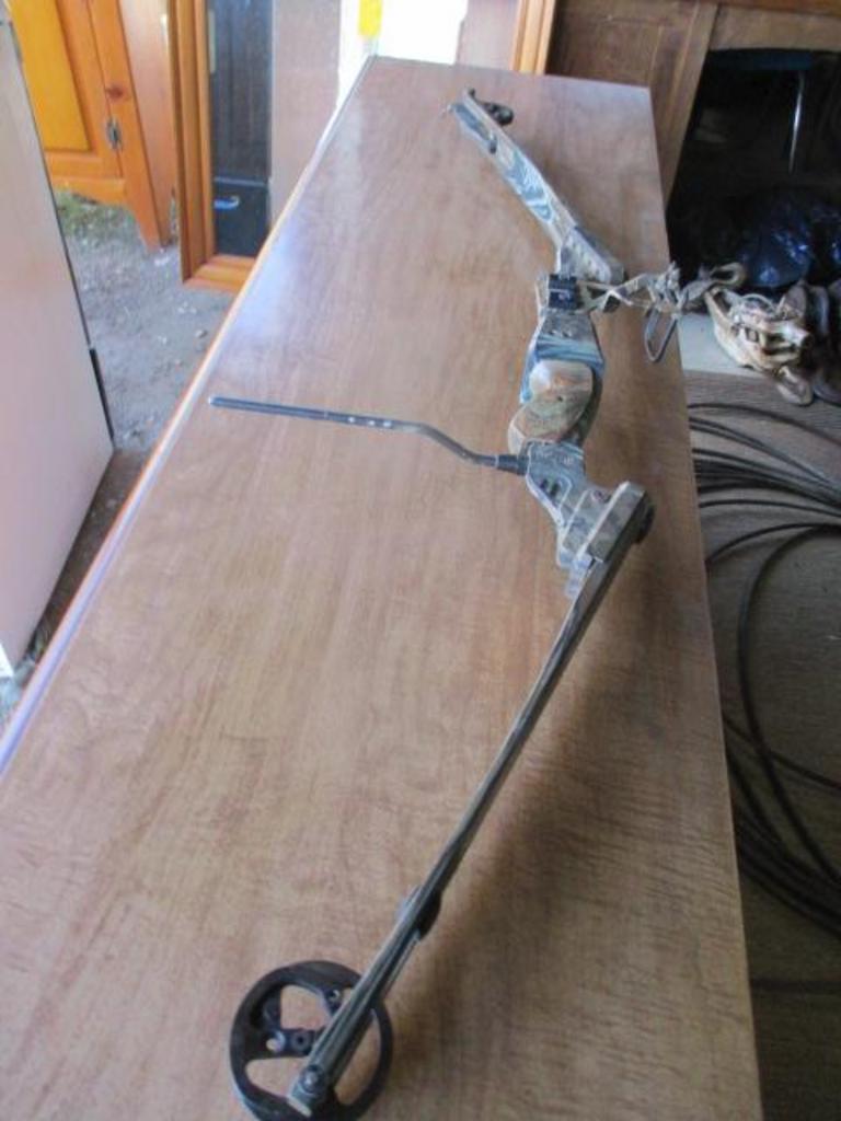 Auction Ohio Clearwater Archery Bow