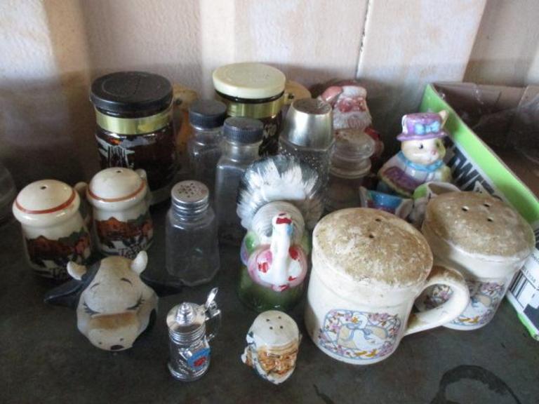 Auction Ohio S & P Shakers