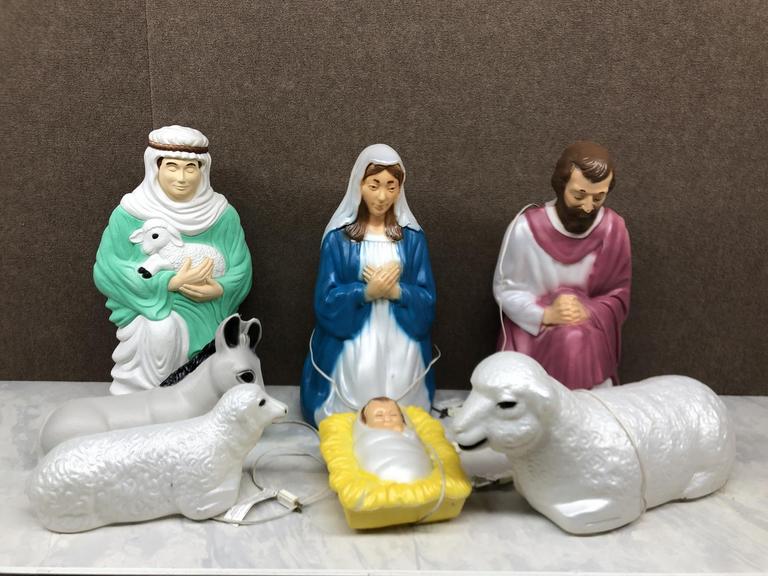 Auction Ohio Blow Mold Nativity Scene