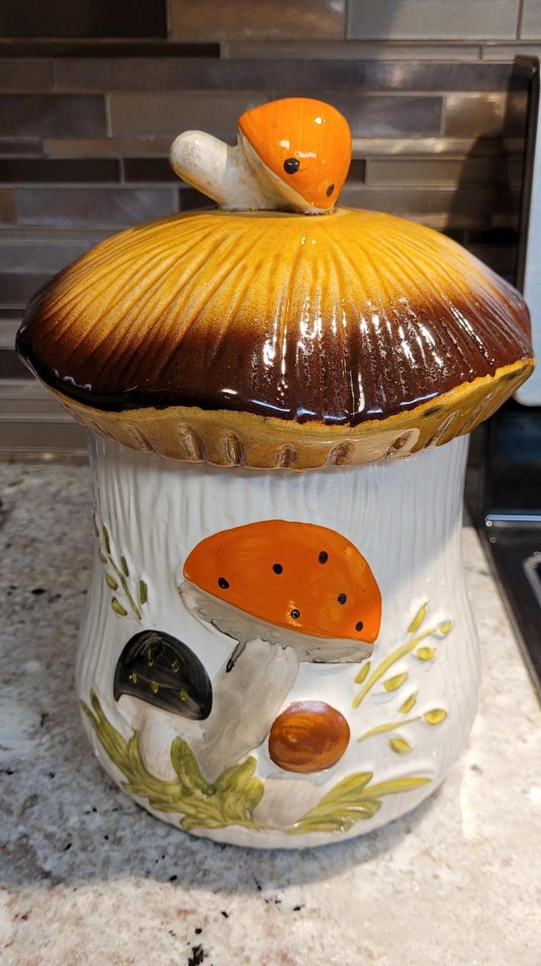 Auction Ohio Mushroom Cookie Jar
