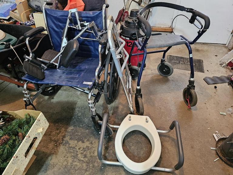 Auction Ohio Wheelchair, Walkers